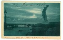 Vista de la Explanada Luro de Mar del Plata con una estatua de la Venus del Nilo